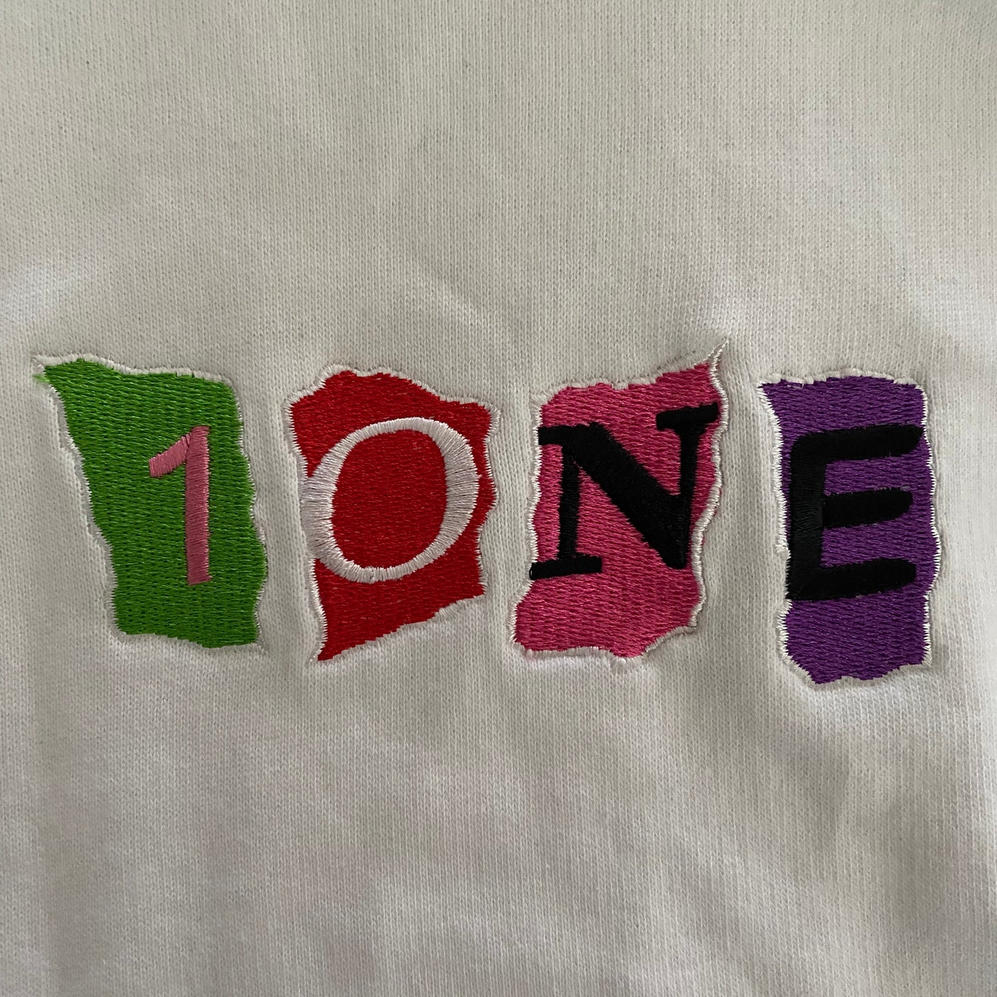 1ONE PAPER CUT CREWNECK